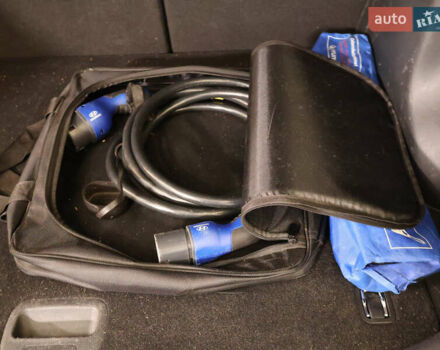 Серый Хендай Kona Electric, объемом двигателя 0 л и пробегом 155 тыс. км за 17400 $, фото 23 на Automoto.ua