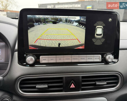 Серый Хендай Kona Electric, объемом двигателя 0 л и пробегом 52 тыс. км за 19000 $, фото 21 на Automoto.ua