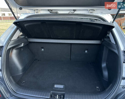 Серый Хендай Kona Electric, объемом двигателя 0 л и пробегом 109 тыс. км за 18450 $, фото 39 на Automoto.ua