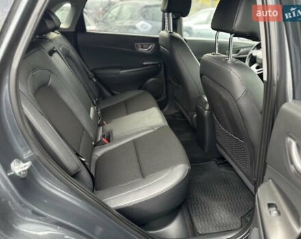 Серый Хендай Kona Electric, объемом двигателя 0 л и пробегом 167 тыс. км за 17700 $, фото 61 на Automoto.ua