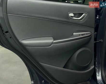 Сірий Хендай Kona Electric, об'ємом двигуна 0 л та пробігом 89 тис. км за 18340 $, фото 27 на Automoto.ua