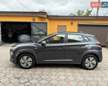 Серый Хендай Kona Electric, объемом двигателя 0 л и пробегом 106 тыс. км за 15999 $, фото 8 на Automoto.ua
