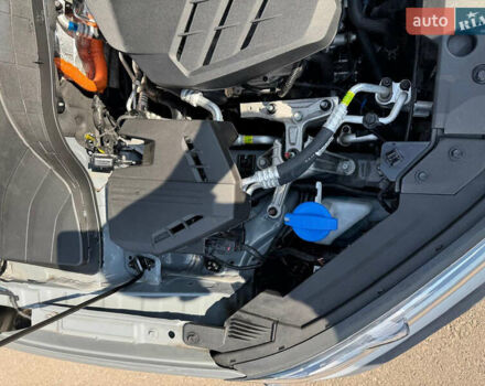 Серый Хендай Kona Electric, объемом двигателя 0 л и пробегом 44 тыс. км за 13400 $, фото 9 на Automoto.ua