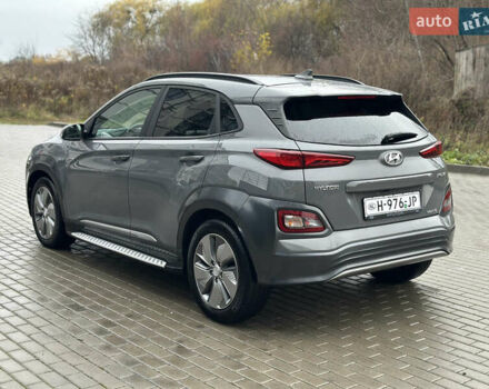 Серый Хендай Kona Electric, объемом двигателя 0 л и пробегом 158 тыс. км за 16300 $, фото 7 на Automoto.ua