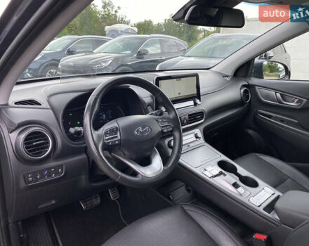Серый Хендай Kona Electric, объемом двигателя 0 л и пробегом 69 тыс. км за 20400 $, фото 33 на Automoto.ua