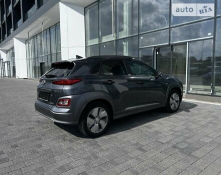 Сірий Хендай Kona Electric, об'ємом двигуна 0 л та пробігом 22 тис. км за 16866 $, фото 24 на Automoto.ua