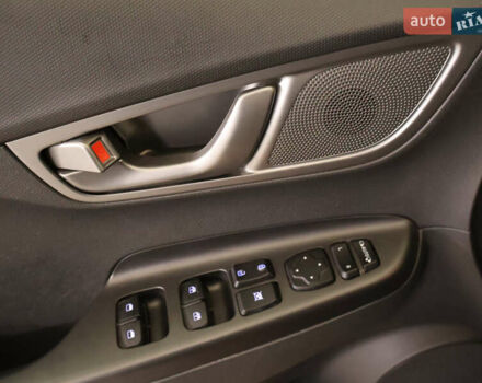 Серый Хендай Kona Electric, объемом двигателя 0 л и пробегом 155 тыс. км за 17400 $, фото 14 на Automoto.ua