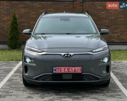 Серый Хендай Kona Electric, объемом двигателя 0 л и пробегом 117 тыс. км за 17990 $, фото 8 на Automoto.ua
