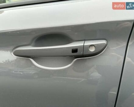 Серый Хендай Kona Electric, объемом двигателя 0 л и пробегом 78 тыс. км за 19500 $, фото 28 на Automoto.ua