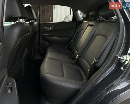 Серый Хендай Kona Electric, объемом двигателя 0 л и пробегом 36 тыс. км за 20700 $, фото 86 на Automoto.ua