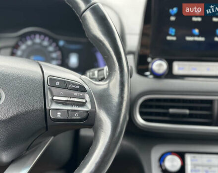 Серый Хендай Kona Electric, объемом двигателя 0 л и пробегом 167 тыс. км за 17700 $, фото 53 на Automoto.ua