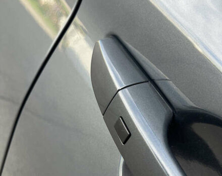 Серый Хендай Kona Electric, объемом двигателя 0 л и пробегом 117 тыс. км за 18900 $, фото 18 на Automoto.ua