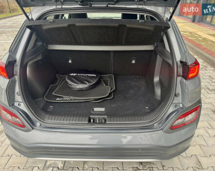Сірий Хендай Kona Electric, об'ємом двигуна 0 л та пробігом 78 тис. км за 18900 $, фото 18 на Automoto.ua