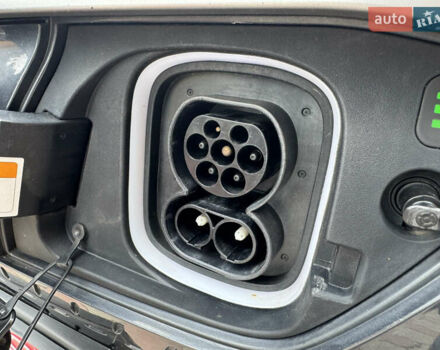 Серый Хендай Kona Electric, объемом двигателя 0 л и пробегом 106 тыс. км за 15999 $, фото 35 на Automoto.ua