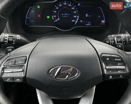 Сірий Хендай Kona Electric, об'ємом двигуна 0 л та пробігом 69 тис. км за 20900 $, фото 44 на Automoto.ua