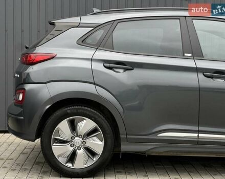 Сірий Хендай Kona Electric, об'ємом двигуна 0 л та пробігом 63 тис. км за 18500 $, фото 11 на Automoto.ua