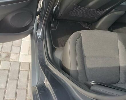 Серый Хендай Kona Electric, объемом двигателя 0 л и пробегом 80 тыс. км за 17300 $, фото 19 на Automoto.ua