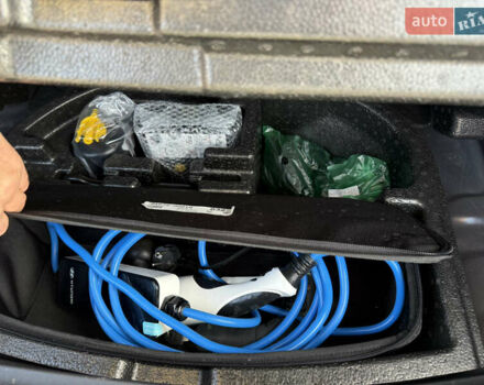 Серый Хендай Kona Electric, объемом двигателя 0 л и пробегом 69 тыс. км за 19300 $, фото 28 на Automoto.ua