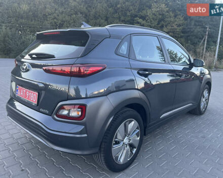 Серый Хендай Kona Electric, объемом двигателя 0 л и пробегом 31 тыс. км за 15450 $, фото 18 на Automoto.ua