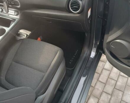 Серый Хендай Kona Electric, объемом двигателя 0 л и пробегом 80 тыс. км за 17300 $, фото 21 на Automoto.ua