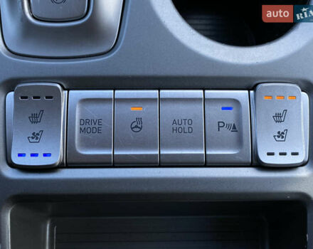 Серый Хендай Kona Electric, объемом двигателя 0 л и пробегом 69 тыс. км за 20400 $, фото 4 на Automoto.ua