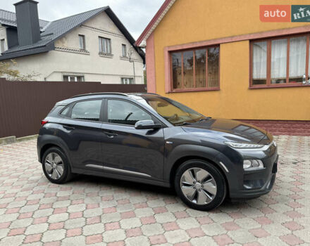 Серый Хендай Kona Electric, объемом двигателя 0 л и пробегом 106 тыс. км за 15999 $, фото 4 на Automoto.ua