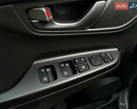 Серый Хендай Kona Electric, объемом двигателя 0 л и пробегом 117 тыс. км за 17990 $, фото 14 на Automoto.ua