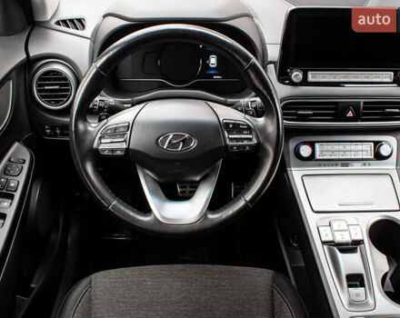 Сірий Хендай Kona Electric, об'ємом двигуна 0 л та пробігом 26 тис. км за 16300 $, фото 41 на Automoto.ua