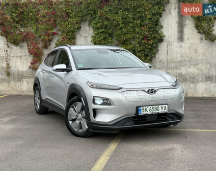 Серый Хендай Kona Electric, объемом двигателя 0 л и пробегом 26 тыс. км за 18850 $, фото 14 на Automoto.ua