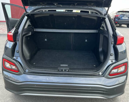 Серый Хендай Kona Electric, объемом двигателя 0 л и пробегом 117 тыс. км за 18900 $, фото 7 на Automoto.ua