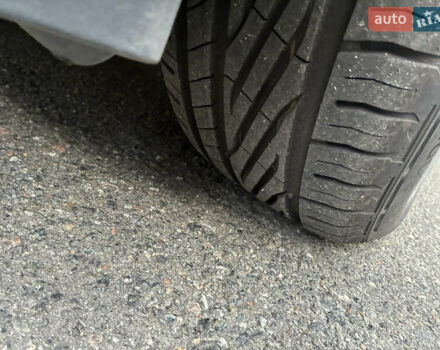 Серый Хендай Kona Electric, объемом двигателя 0 л и пробегом 117 тыс. км за 18800 $, фото 8 на Automoto.ua