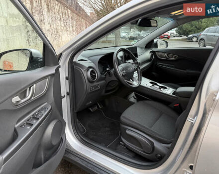 Серый Хендай Kona Electric, объемом двигателя 0 л и пробегом 26 тыс. км за 18850 $, фото 15 на Automoto.ua
