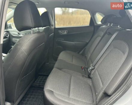 Серый Хендай Kona Electric, объемом двигателя 0 л и пробегом 158 тыс. км за 16300 $, фото 33 на Automoto.ua