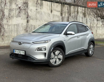 Серый Хендай Kona Electric, объемом двигателя 0 л и пробегом 26 тыс. км за 18850 $, фото 1 на Automoto.ua