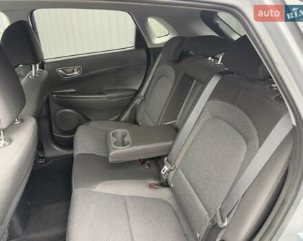 Серый Хендай Kona Electric, объемом двигателя 0 л и пробегом 40 тыс. км за 16900 $, фото 11 на Automoto.ua