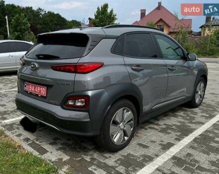 Серый Хендай Kona Electric, объемом двигателя 0 л и пробегом 117 тыс. км за 17990 $, фото 6 на Automoto.ua