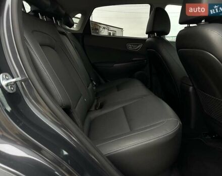 Сірий Хендай Kona Electric, об'ємом двигуна 0 л та пробігом 76 тис. км за 20500 $, фото 85 на Automoto.ua