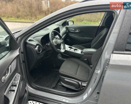 Серый Хендай Kona Electric, объемом двигателя 0 л и пробегом 158 тыс. км за 16300 $, фото 37 на Automoto.ua