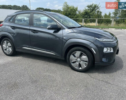 Серый Хендай Kona Electric, объемом двигателя 0 л и пробегом 49 тыс. км за 14900 $, фото 3 на Automoto.ua