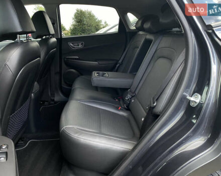 Серый Хендай Kona Electric, объемом двигателя 0 л и пробегом 69 тыс. км за 20400 $, фото 86 на Automoto.ua