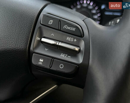 Серый Хендай Kona Electric, объемом двигателя 0 л и пробегом 36 тыс. км за 20700 $, фото 7 на Automoto.ua