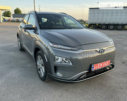 Серый Хендай Kona Electric, объемом двигателя 0 л и пробегом 30 тыс. км за 16900 $, фото 6 на Automoto.ua