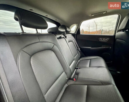 Сірий Хендай Kona Electric, об'ємом двигуна 0 л та пробігом 78 тис. км за 18900 $, фото 37 на Automoto.ua