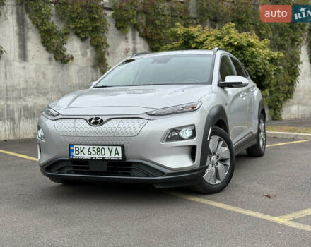 Серый Хендай Kona Electric, объемом двигателя 0 л и пробегом 26 тыс. км за 18850 $, фото 2 на Automoto.ua