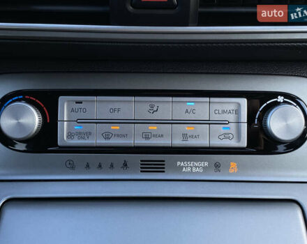 Серый Хендай Kona Electric, объемом двигателя 0 л и пробегом 69 тыс. км за 20400 $, фото 66 на Automoto.ua