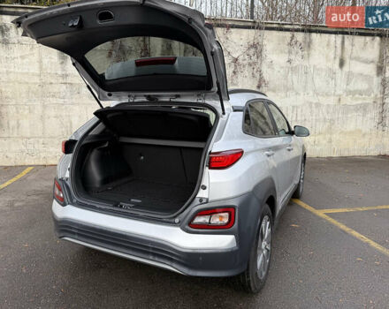 Серый Хендай Kona Electric, объемом двигателя 0 л и пробегом 26 тыс. км за 18850 $, фото 24 на Automoto.ua