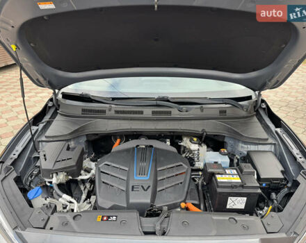 Серый Хендай Kona Electric, объемом двигателя 0 л и пробегом 106 тыс. км за 15999 $, фото 36 на Automoto.ua