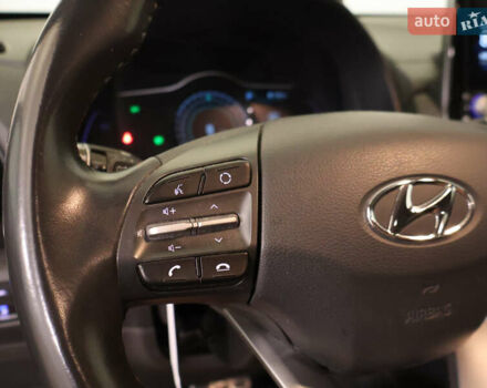 Серый Хендай Kona Electric, объемом двигателя 0 л и пробегом 155 тыс. км за 17400 $, фото 12 на Automoto.ua