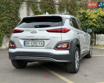 Серый Хендай Kona Electric, объемом двигателя 0 л и пробегом 26 тыс. км за 18850 $, фото 24 на Automoto.ua