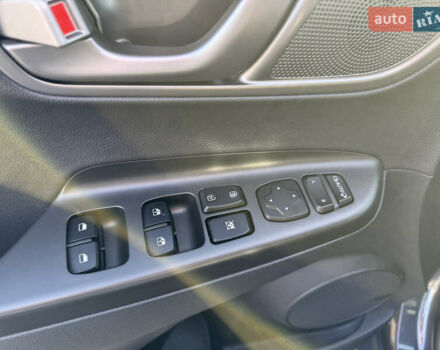 Серый Хендай Kona Electric, объемом двигателя 0 л и пробегом 69 тыс. км за 19300 $, фото 25 на Automoto.ua